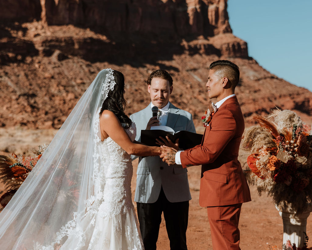vow exchange at the red earth venue in moab utah