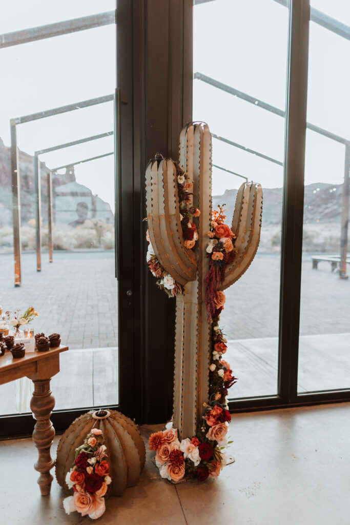 cactus and florals as desert chic wedding decor