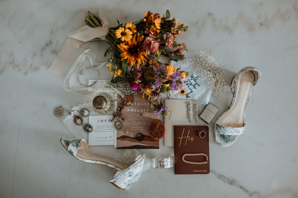 Getting ready on your wedding day sets the tone for the entire experience. Plan your wedding getting ready photos according to what will most benefit you!