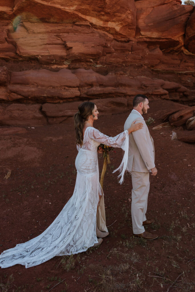 bride surprises groom at Moab first look