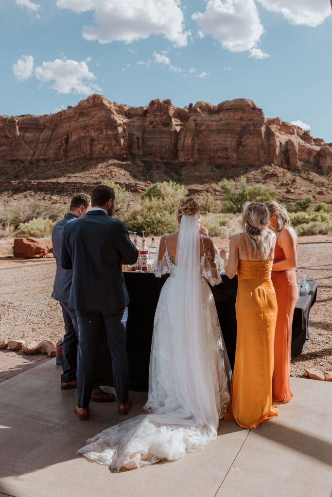 couple enjoys wedding cocktail hour