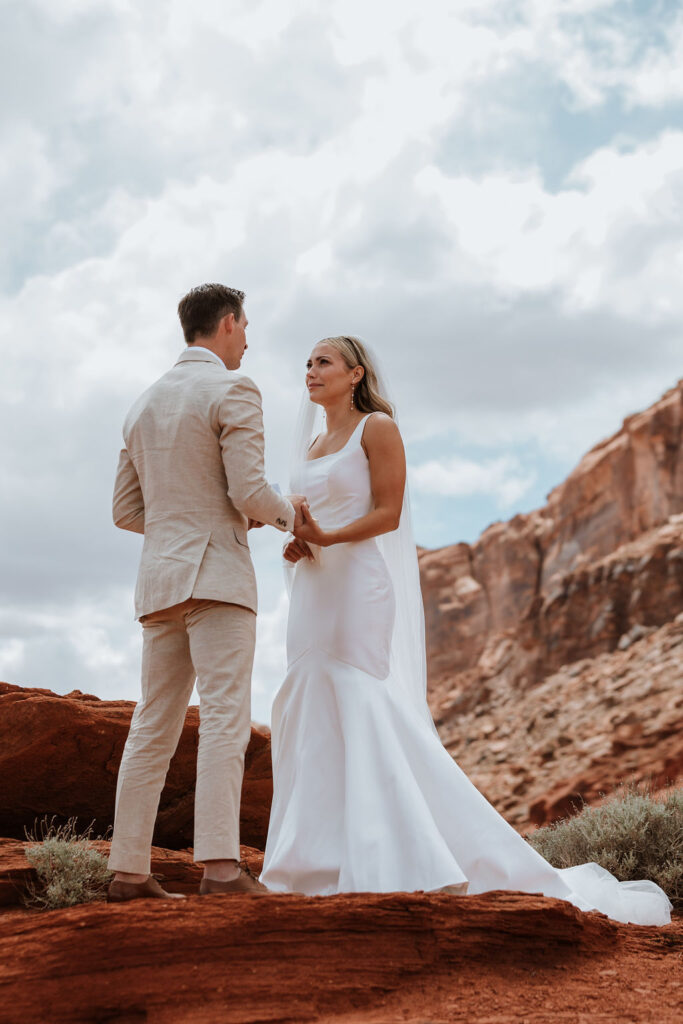 couple exchanges vows at Moab elopement