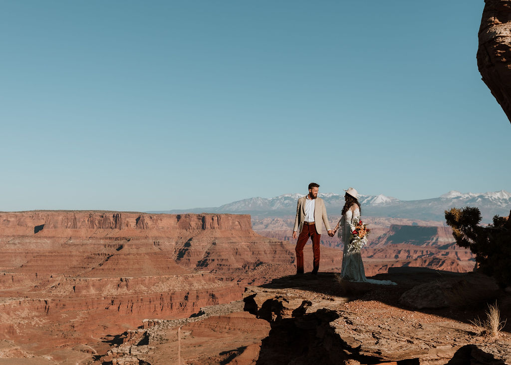 Canyonlands elopement on overlook