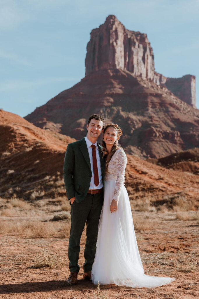 Couple celebrates at Castle Valley Dessert elopement