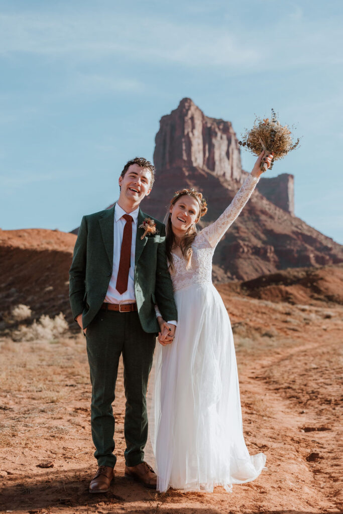 Couple celebrates at Castle Valley Dessert elopement